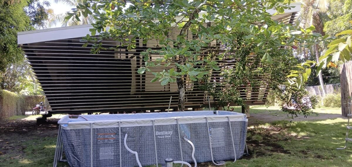 No-Footprint House, backyard